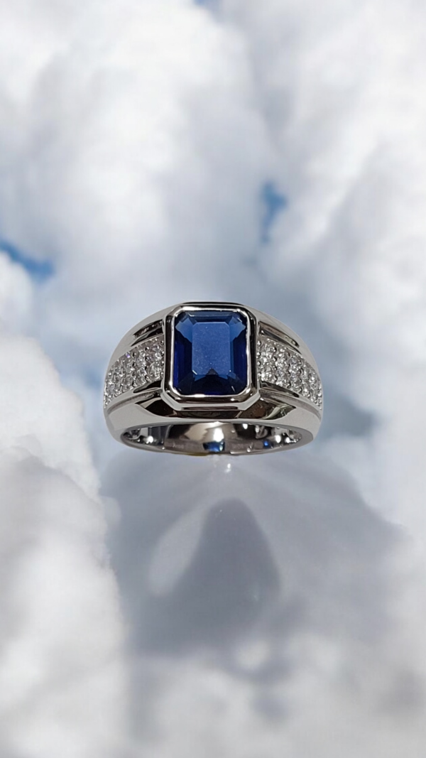 Midnight Majesty Ring - Image 2