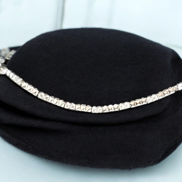 Luxe Pyramid Link CZ Bracelet - Image 2