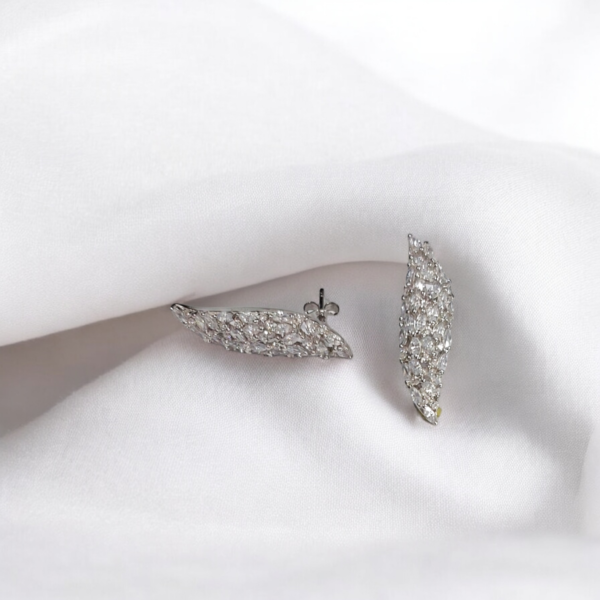 Elegance Enchantment Jewelry Set - Image 5