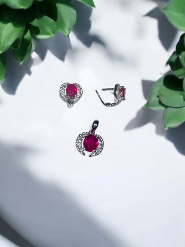 Eclipse Elegance Ruby Set