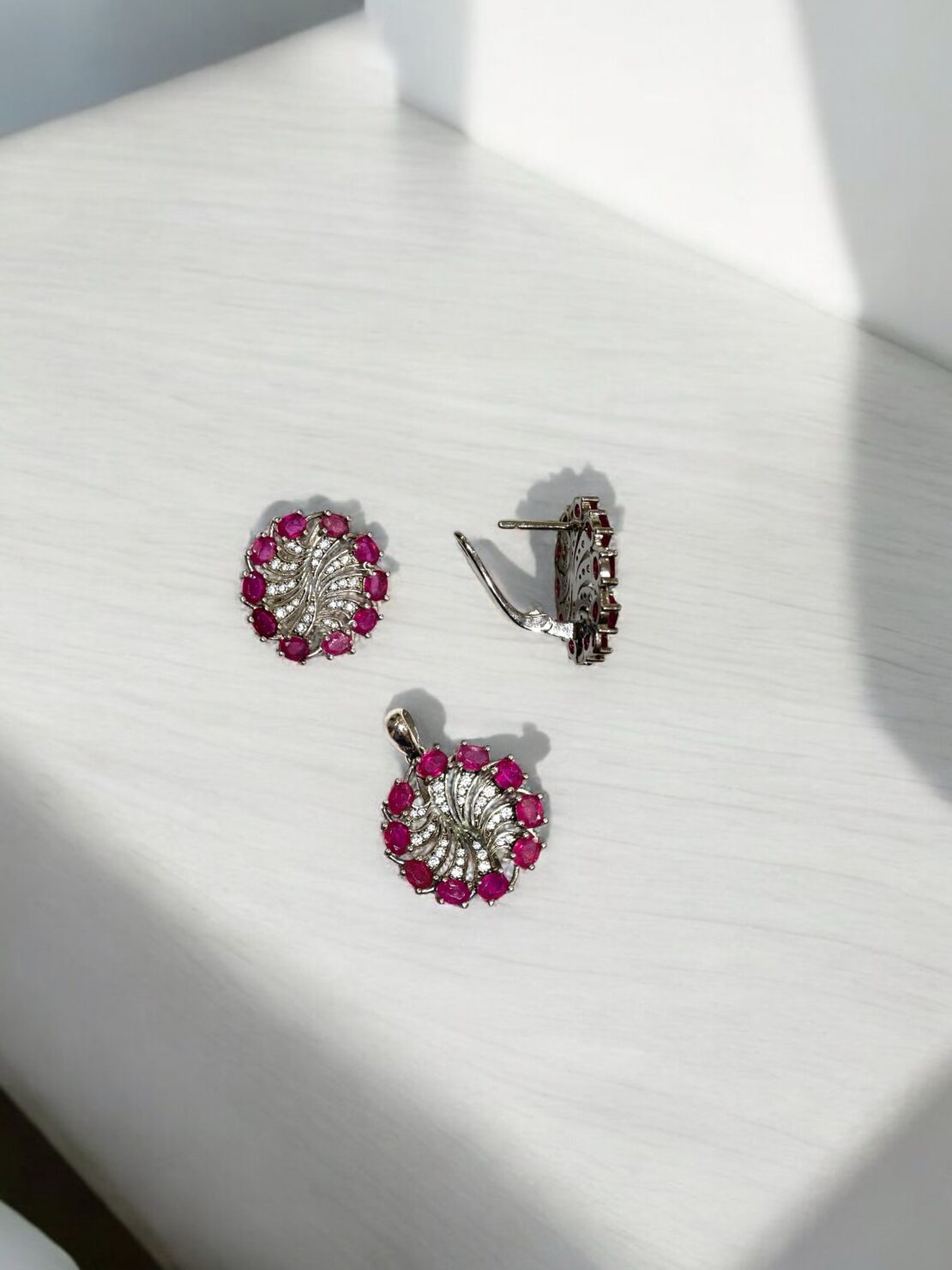 Swirl Splendor Ruby Set – Siam Collection
