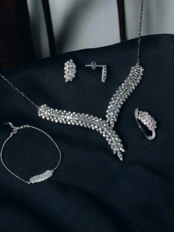 Celeste Luxe Leaf-Inspired Jewelry Set