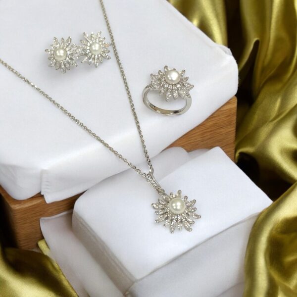 Celestia Bloom Pearl Set