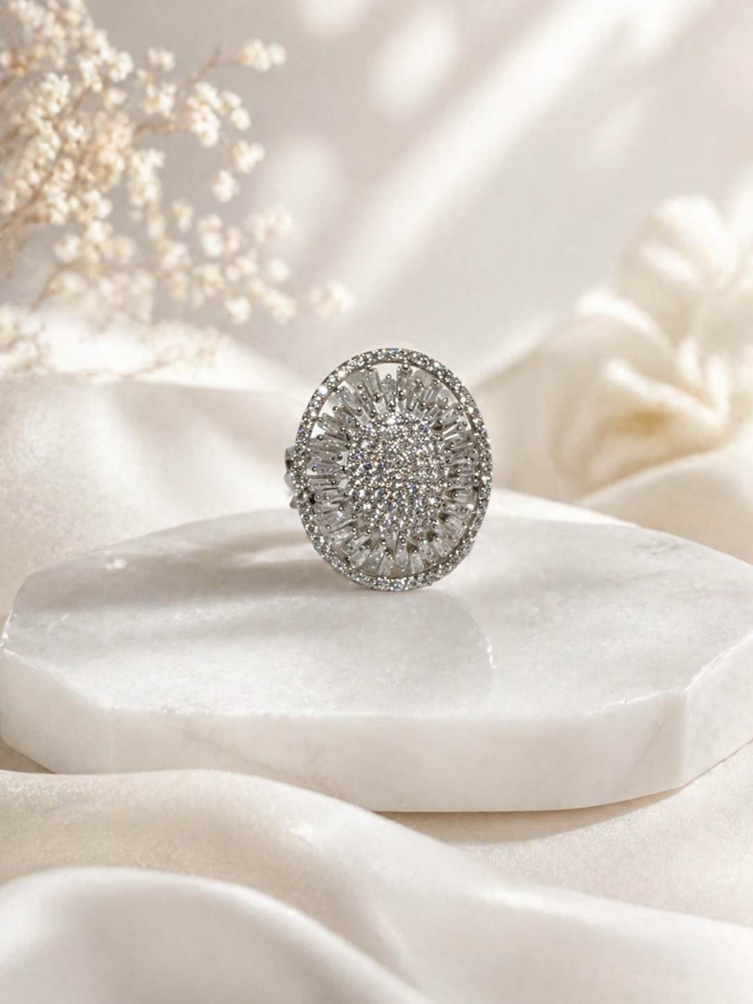 Radiant Oval Halo Burst Ring